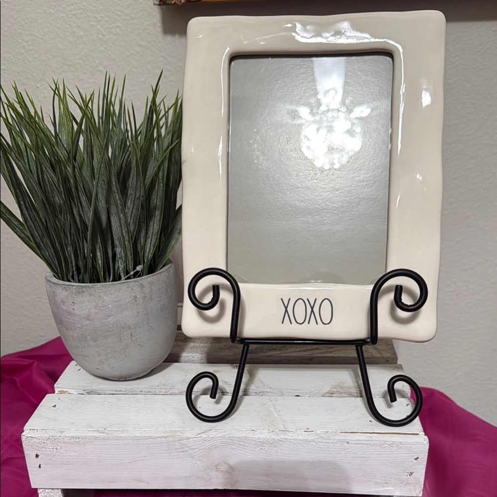 XOXO Cream Picture Frame